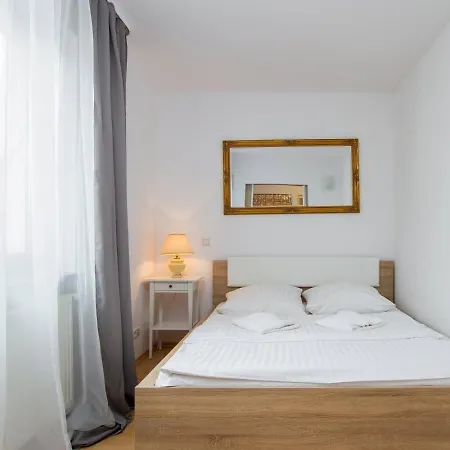 Апартаменты Karmelicka Deluxe Old Town Wawelofts